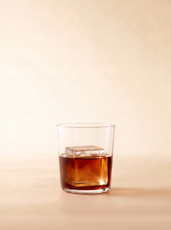 Agot Single Malt Basque Whisky — Pioneer Edition — ambiente
