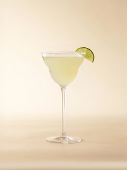 SŨ Tequila Blanco — 100% agave azul (Jalisco) — lifestyle